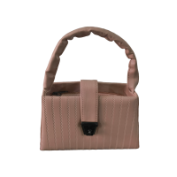 Elegant Beige Croc-Embossed Handbag with Gold Accent - Stylish Women's Shoulder Bag