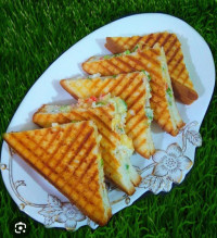 Veg Cheese Sandwich Jumbo