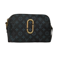 Stylish Designer Crossbody Bag for Women - Compact and Durable with Elegant Gold Detailing